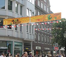 Фестивальные растяжки на улицах