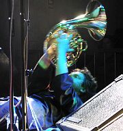 Шилклопер вздыхает в валторну