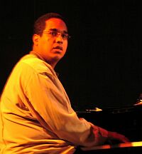 Данило Перес