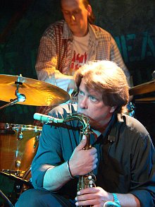 Бобби Мартинес, Александр Зингер