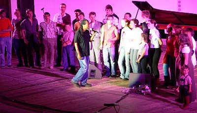 Бобби Макферрин и 25 вокалистов