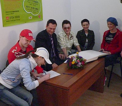 A'Cappella ExpreSSS подписывают контракт