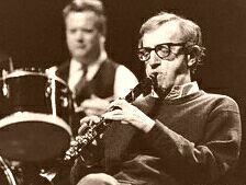 Это ведь сам режиссер Вуди Аллен...